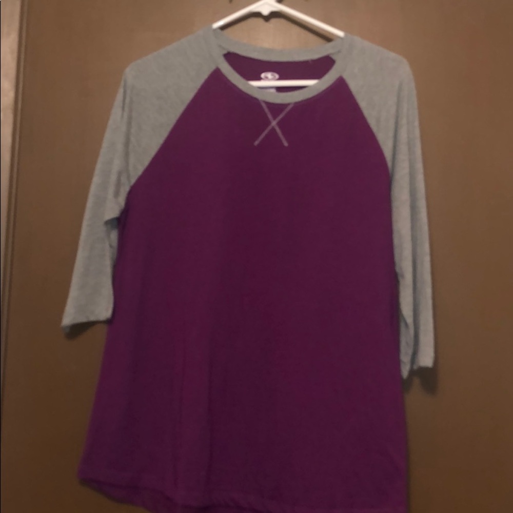 2 baseball tees